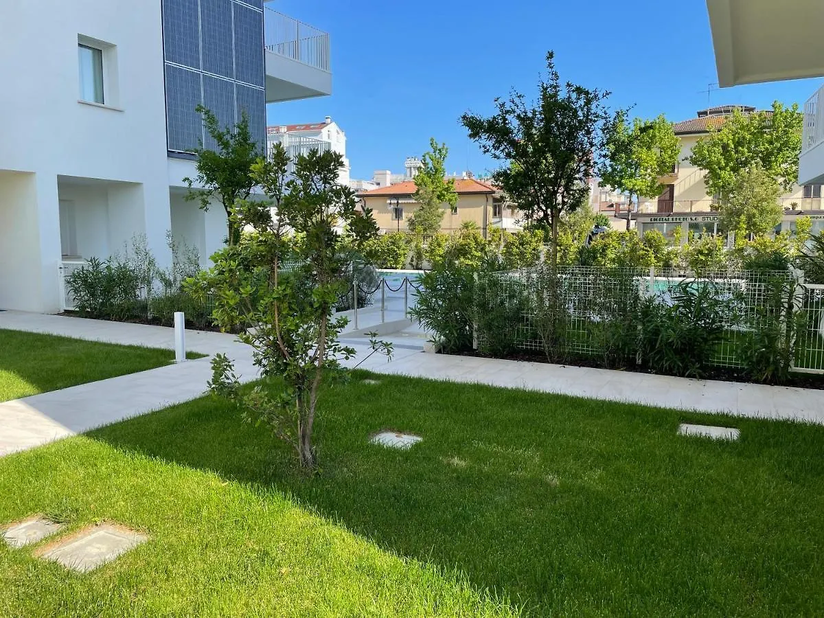 Blu Homes Apartments Efstyle Hotel 利多迪迪耶索洛